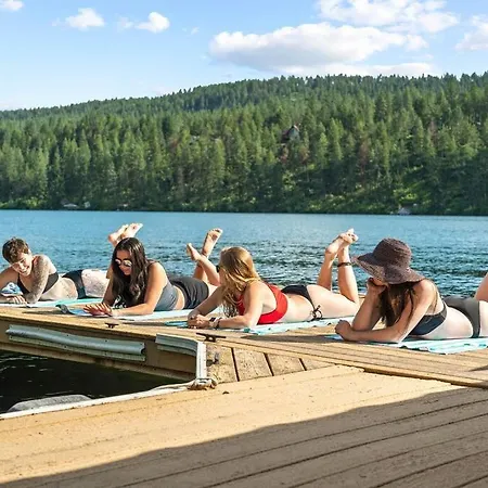 Luxe Lake Home Reflect Recharge And Reconnect